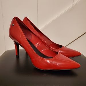 Vera Wang Heels size 8